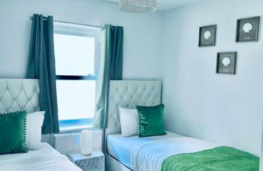 Dover Ferry Apartments x 2 Sleeps 10 with parking and castle views - Foto 4