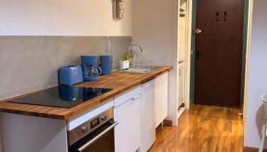 Studio à 500 metres de la plage - Parking privé - Photo 3, stove