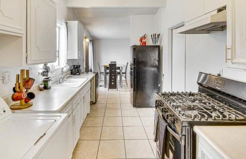 Work, Play and Relax Home with Yard in Lancaster! - Foto 2