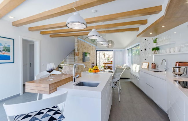 Villa Stone Pearl - Two Bedroom Holiday House With Pool - Foto 21