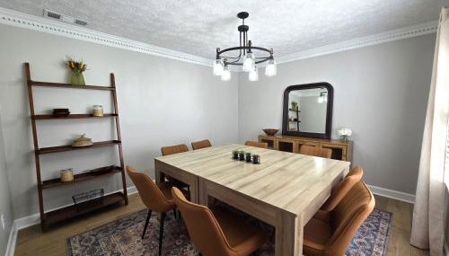 Cozy 5BR Family Retreat Firepit Games Patio - Foto 4