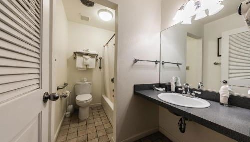 Cozy King Studio w/Lake View #145 at Donner Lake Village - Foto 3