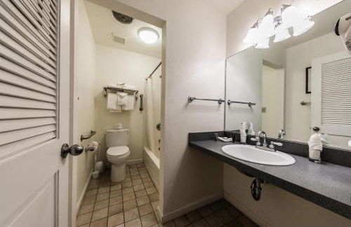 Cozy King Studio w/Lake View #145 at Donner Lake Village - Foto 3