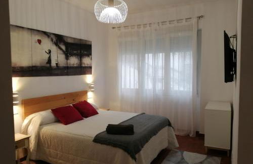 Piso luminoso, amplio y tranquilo en Casco Viejo - Foto 1