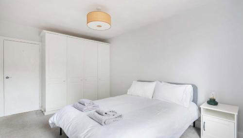 1 bed Clapham Junction apartment - Foto 5, towels, wardrobe