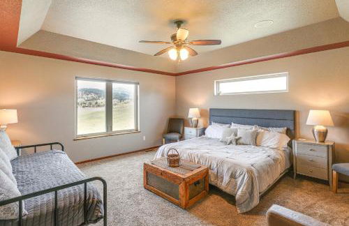 Spearfish Retreat with Fireplace and Mountain Views! - Foto 11