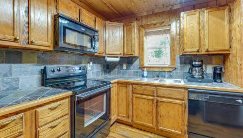 6 Mi to Main St Poplarville Cabin with Pasture View - Foto 5