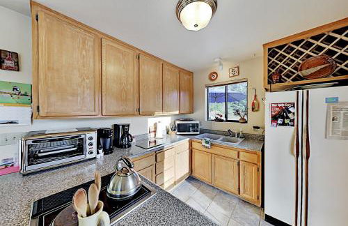 Mtn-View Retreat with Hot Tub and Deck in Sebastopol - Foto 9