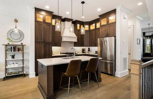 Upper East River by Lucky Savannah - Foto 1