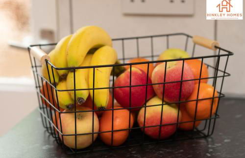 Large Home - Free Parking-WiFi By Hinkley Homes Short Lets & Serviced Accommodation - Foto 14