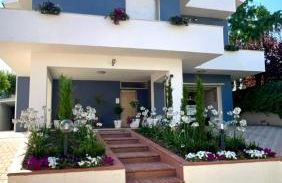 Ettore 3-bed Villa - Sleeps 6, Garden & Parking - Foto 3