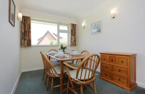 CHURCH ROAD by BOURNECOAST - A Spacious Bungalow in the Popular Hengistbury Head Area Near the Sandy Beaches - HB5830 - Foto 11