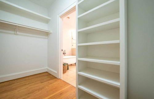 Elizabeth Bungalow, Fenced Yard, Fireplaces, Grill - Foto 14