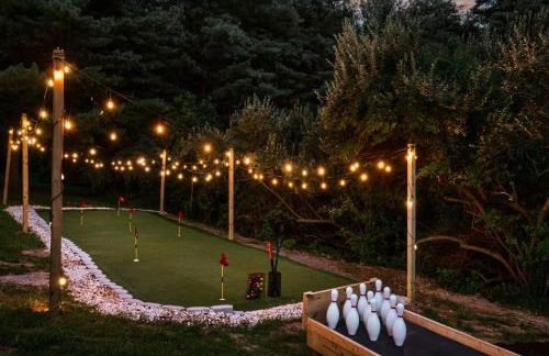 Epic Family Stay - 40' Putting Green, Theater, Hot Tub, Sauna - Foto 2