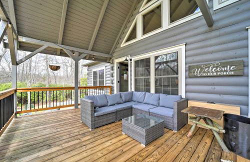 Ideal for Families! Lake Toxaway Getaway with Deck - Foto 2