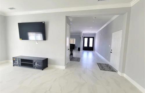 Huge Family Home Near Disneyland & SoCal Beaches - Foto 2