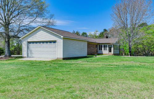 Spacious Mount Pleasant Home with Grill and Yard! - Foto 29