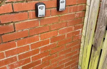 Fleetwood - 3 bedroom apartment, fab 4 contractors - Foto 22