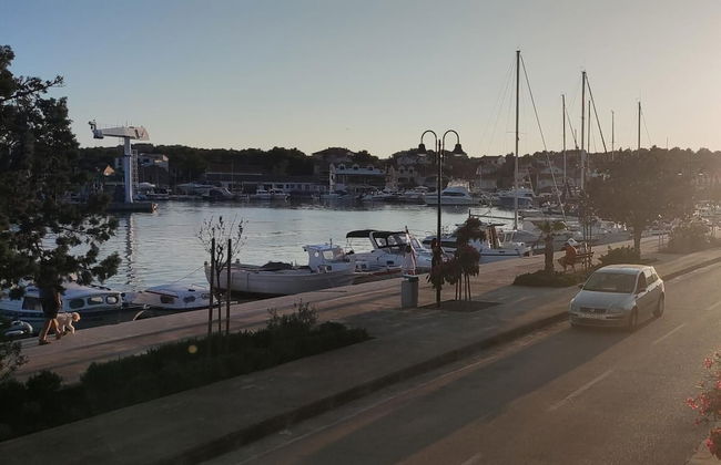 Stunning 2-bed House in Jezera With Sea Views - Foto 1