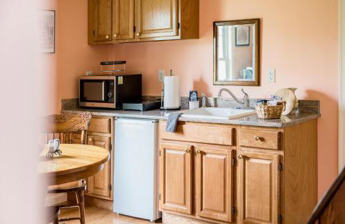 New Kid in Town - King Bed & Sofa Bed - Sleeps 2-4 - Photo 16