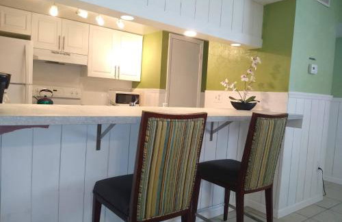 Affordable Two Bedroom Tropical Condo - Private Beach, Pools, Hot Tub - Foto 32