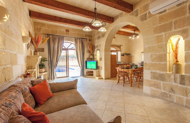 Centre Island Gozitan Farmhouse & Pool - Foto 18