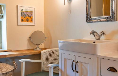 Finest Retreats - The Thatch at Winterborne Houghton - Photo 4