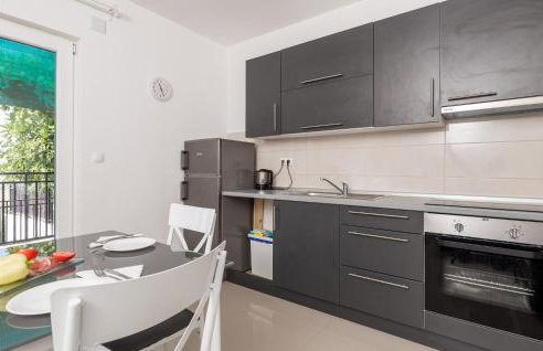 1 Bedroom Lovely Apartment In Vlasici - Foto 17