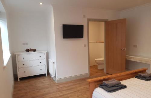 The New Forest Manor Apartment - Photo 14