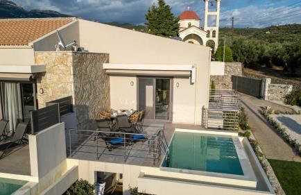 A V Luxury Apartments with Private Pools - Photo 36