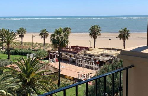 Mirando al mar. Primera linea de playa - Foto 48