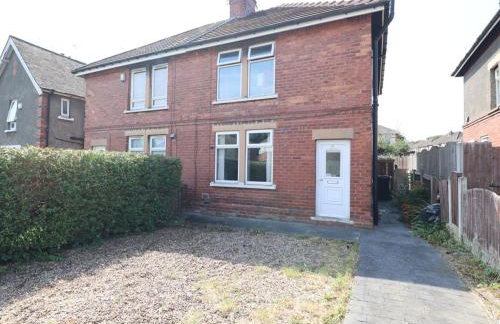 Spacious 3 Bed House Perfect for Contractors & Families with free Wi-fi and Parking - Foto 2