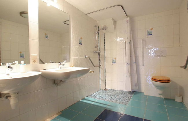 Former Farmhouse in Adorned Village - Foto 18