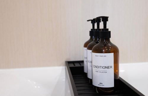 Modern 1BR Apt - Sleeps 4 - Parking - Balcony - Foto 19