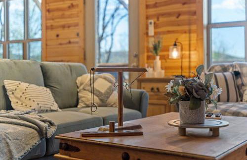 Cabin 5 Mtn View Cabin Near River with Hot Tub and Fire Pit - Foto 2