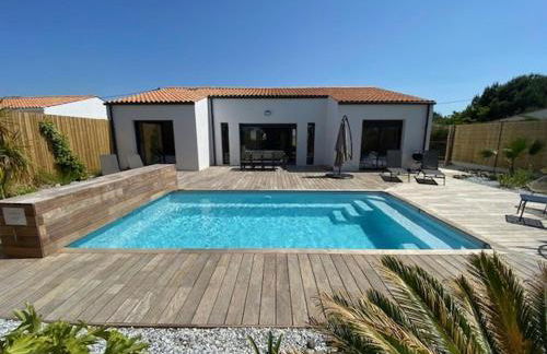 Maison contemporaine avec piscine privée à Saint-Denis-d'Oléron - FR-1-246A-243 - Foto 1