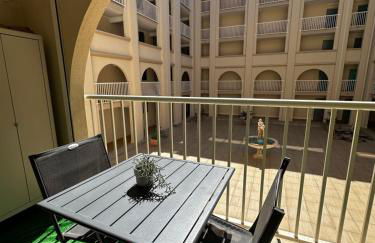 Studio 3 pers climatisé rénové, au calme, idéalement situé proche St Raphael-St Tropez, plage et commerces à pieds - Foto 9