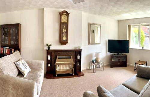 Oldham Bungalow Retreat: 2BD Peaceful Comfort - Foto 12