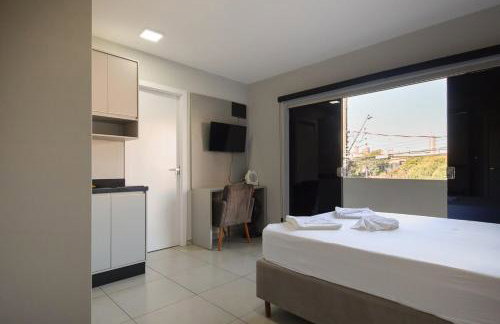 Lou Suítes - 8 - com sacada e vista da cidade - Foto 25