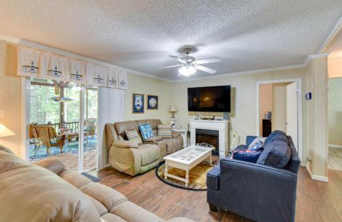 Lakefront Fair Play Vacation Rental, Pets Welcome! - Foto 3