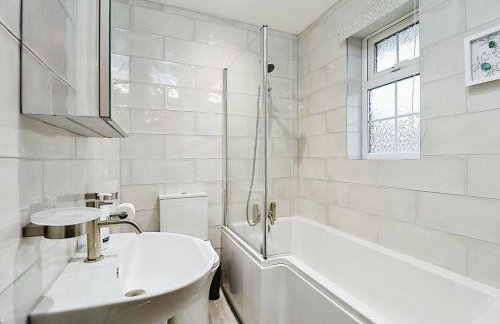 Helms House - Photo 17