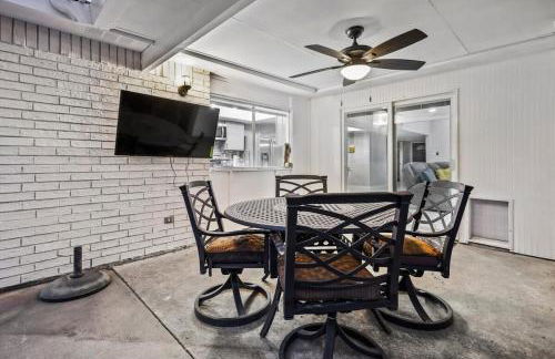 Luxurious 5BR 2BA Holiday Home with Pool, Grill, Sauna & Game Room - Foto 49