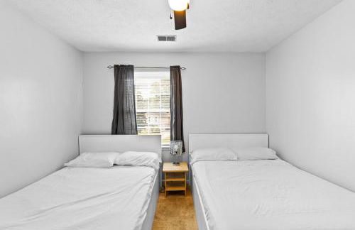 Lilburn Gateway with Game Loft, Fire Pit, Stone Mountain - Foto 35