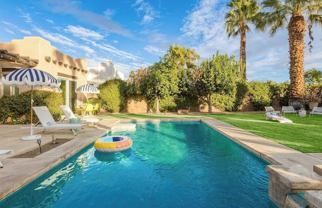 Pool + Hot Tub, Yard, Games Chic Midcentury Design Painted Sand by Avantstay - Photo 32