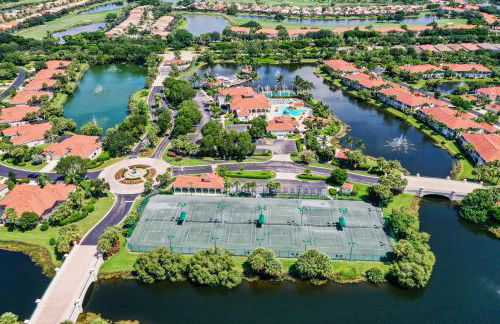 1st floor condo, resort amenities, stunning view - Foto 13