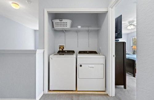 Great Town Home with Lazy River - Foto 13