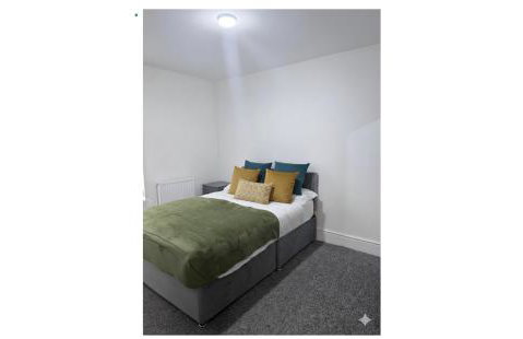 Spacious 6BR Home with Ensuite Perfect for Groups Stays - Foto 1