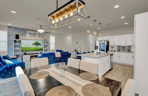 Serenity Retreat: 3BR, Heated Pool, Parking - Foto 10