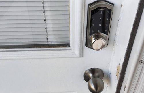 Perfect Combo of Charm & Comfort- 2Bedroom Home - Foto 40