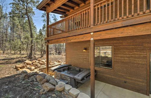 3 Mi to Rainbow Lake Home with Hot Tub and Deck - Foto 32